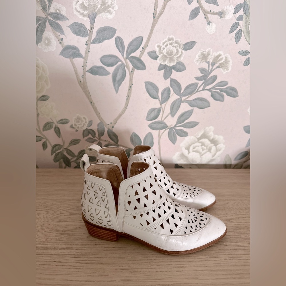Cecilia Boots - signs of wear throughout